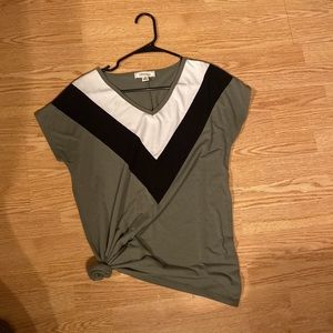 ❌sold❌ Zenana boutique tee